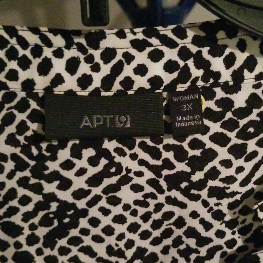 Blouse - Picture 2 of 2